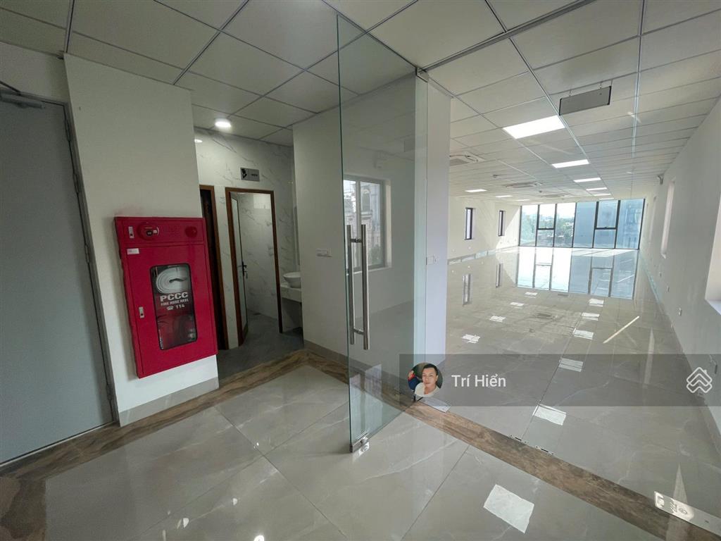 Cho thuê sàn vp mặt phố triệu việt vương 170m2, mt 6m, điều hòa, thang máy, pccc.  0974 557 ***