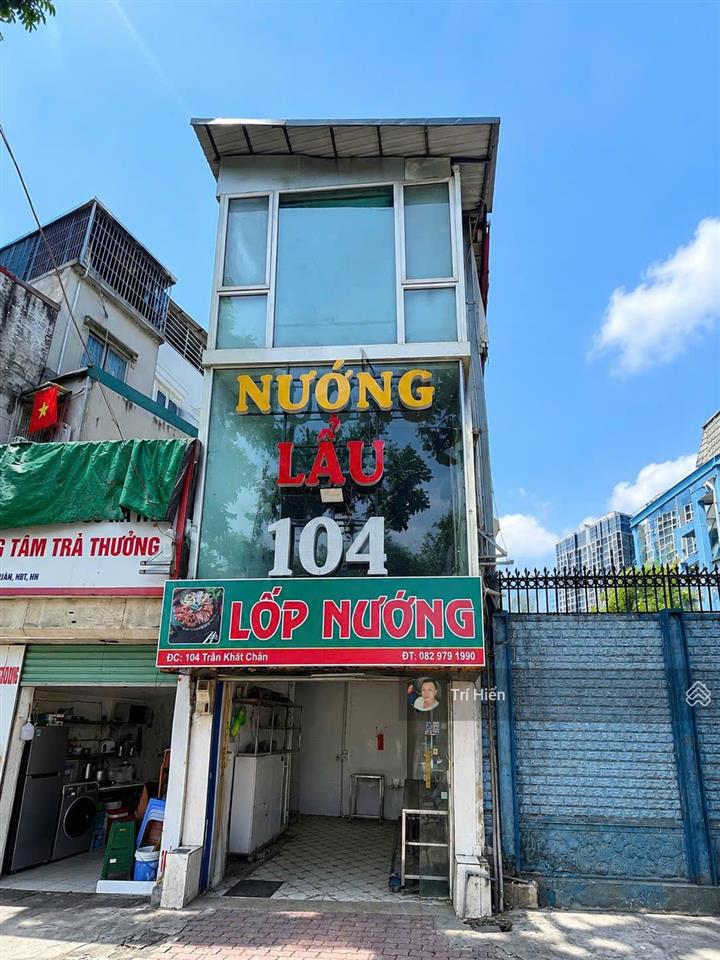 Cho thuê nhà mp trần khát chân 25m2 x 3 tầng, mt 4m, thông sàn, nguyên căn, đoạn đẹp. giá 17tr