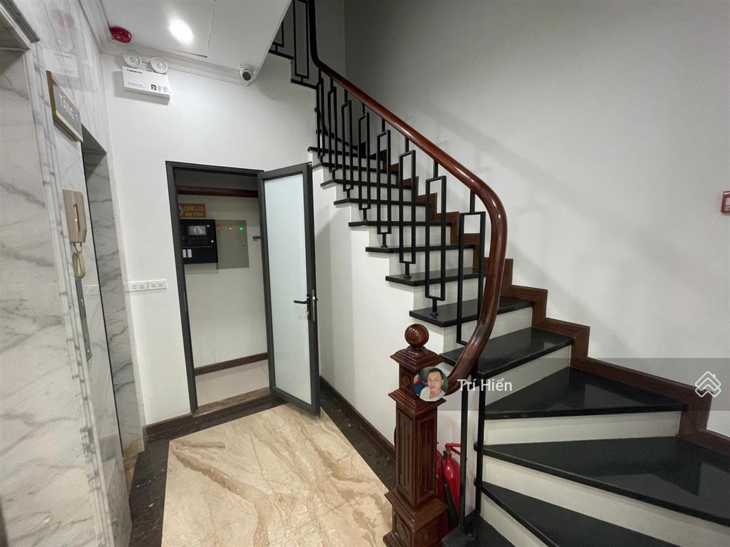 Cho thuê nhà mặt phố nguyễn đình chiểu 60m2 x 7,5 tầng, mt 4,5m, thang máy, pccc, nguyên căn