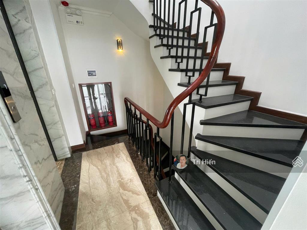Cho thuê nhà mặt phố nguyễn đình chiểu 60m2 x 7,5 tầng, mt 4,5m, thang máy, pccc, nguyên căn
