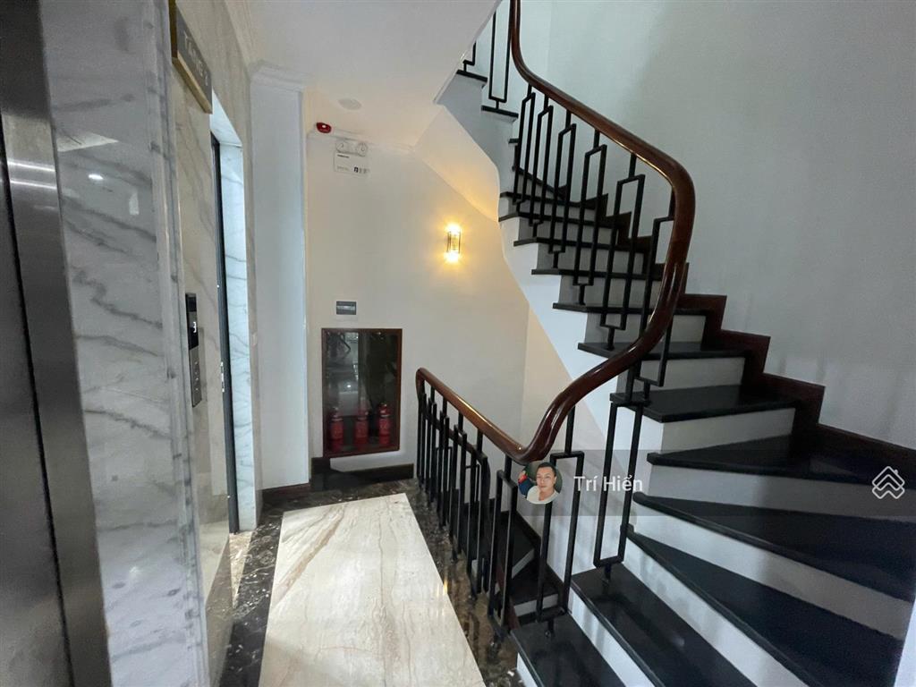 Cho thuê nhà mặt phố nguyễn đình chiểu 60m2 x 7,5 tầng, mt 4,5m, thang máy, pccc, nguyên căn