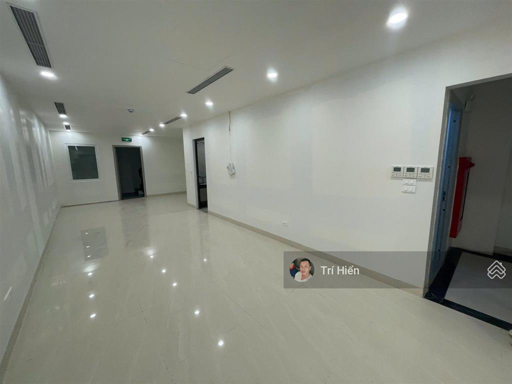 Cho thuê nhà mp tô hiến thành 160m2 x 4 tầng, mt 6,5m, có hầm, pccc, thông sàn, thang máy