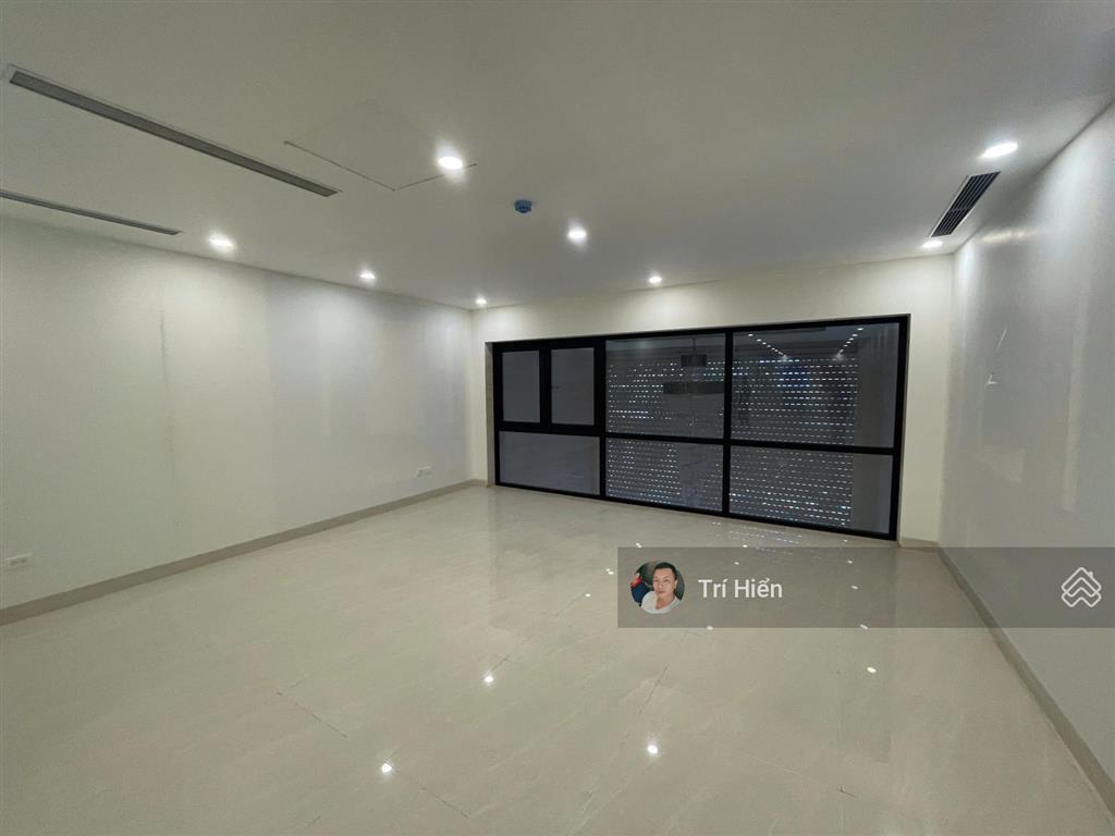 Cho thuê nhà mp tô hiến thành 160m2 x 4 tầng, mt 6,5m, có hầm, pccc, thông sàn, thang máy