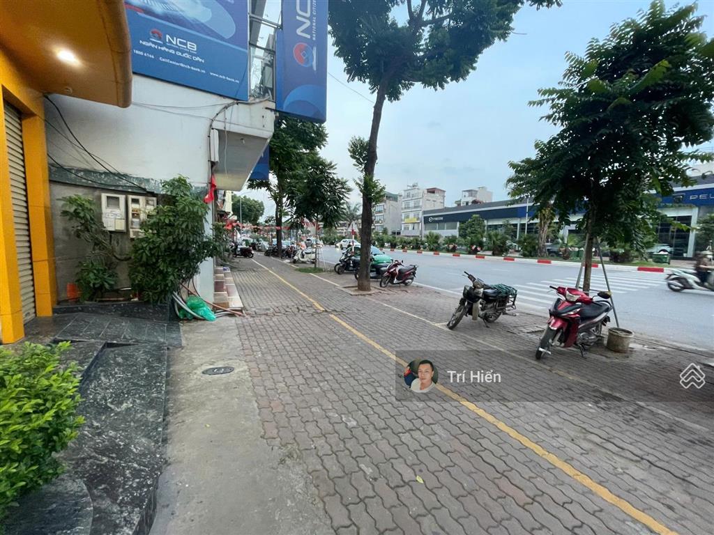 Cho thuê nhà mp trần khát chân 240m² x 4 tầng, mt 9m, thông sàn, nguyên căn.  0974 557 ***