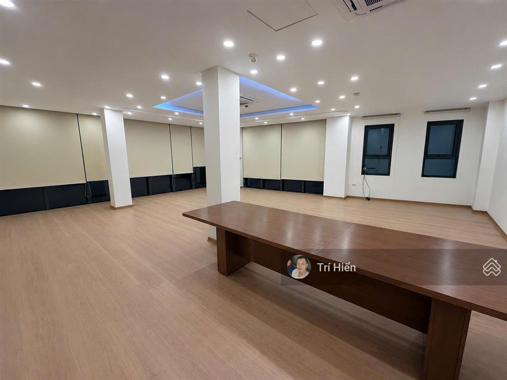 Cho thuê sàn vp mặt phố hoa lư 90m2, mt 9m, điều hòa, thang máy, pccc. giá 19 triệu/tháng