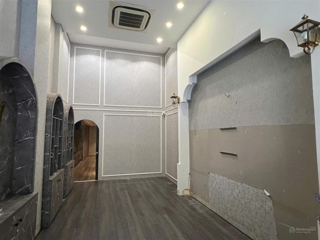 Cho thuê nhà mp phố huế 70m2 x 2 tầng, mt 4m, riêng biệt, nhà mới, đoạn đẹp.  0974 557 ***