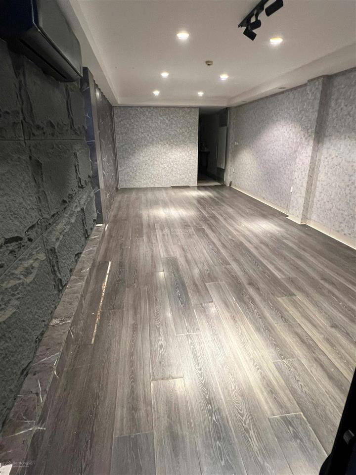 Cho thuê nhà mp phố huế 70m2 x 2 tầng, mt 4m, riêng biệt, nhà mới, đoạn đẹp.  0974 557 ***