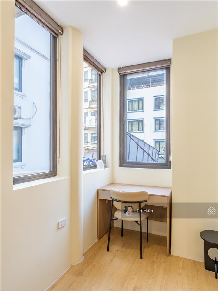 Căn hộ phố võng thị 35m2, full nội thất, 1pn, có thang máy, bếp, khóa riêng. giá 7,9tr/tháng