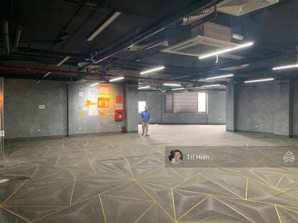 Cho thuê sàn văn phòng mp phạm văn đồng 250m2, mt 15m, có hầm, pccc, thang máy. giá 40tr/tháng