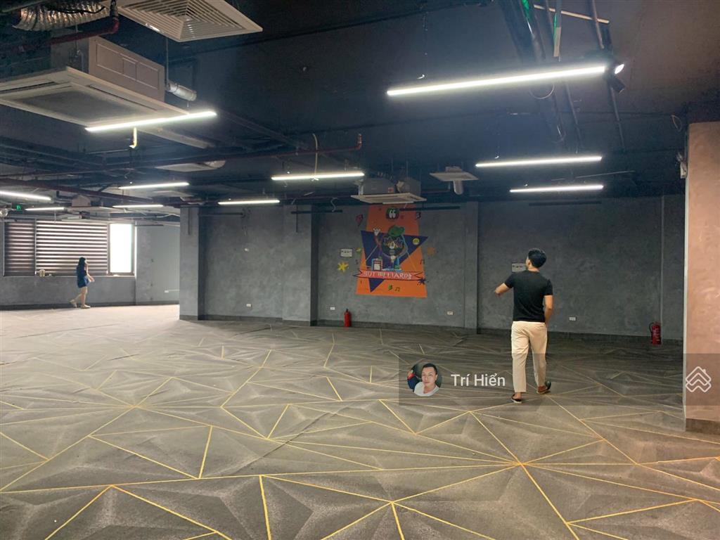 Cho thuê sàn văn phòng mp phạm văn đồng 250m2, mt 15m, có hầm, pccc, thang máy. giá 40tr/tháng