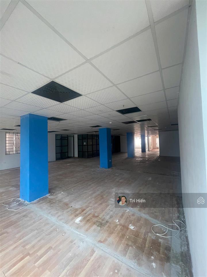 Cho thuê sàn văn phòng mp hoàng đạo thúy 300m2, thông sàn, có hầm, điều hòa, thang máy. giá 75tr