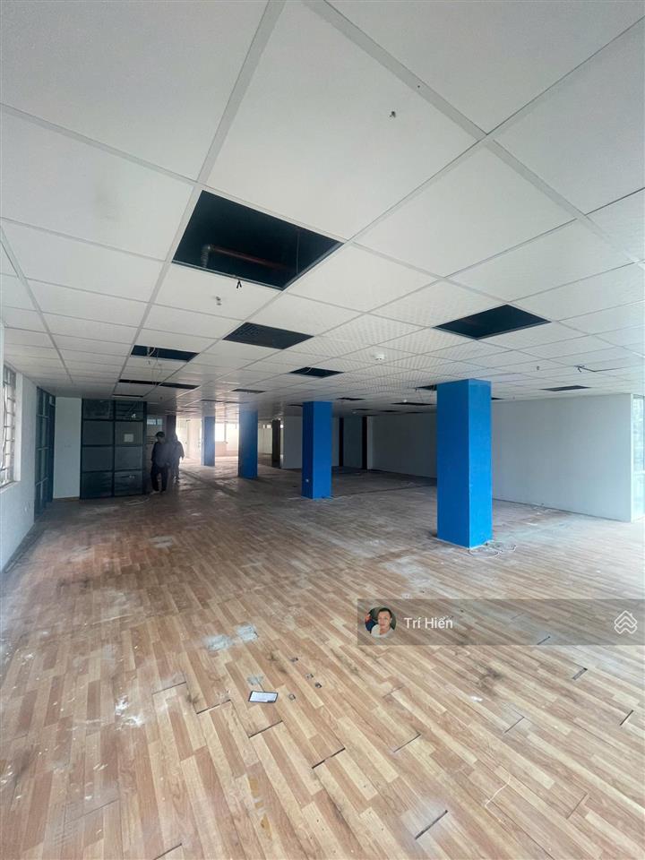 Cho thuê sàn văn phòng mp hoàng đạo thúy 300m2, thông sàn, có hầm, điều hòa, thang máy. giá 75tr