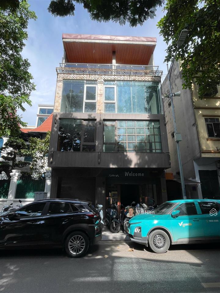 Cho thuê nhà mặt phố hàng bún 160m2 x 4 tầng, mt 8m, thông sàn, nguyên căn, đoạn đẹp. giá 150tr