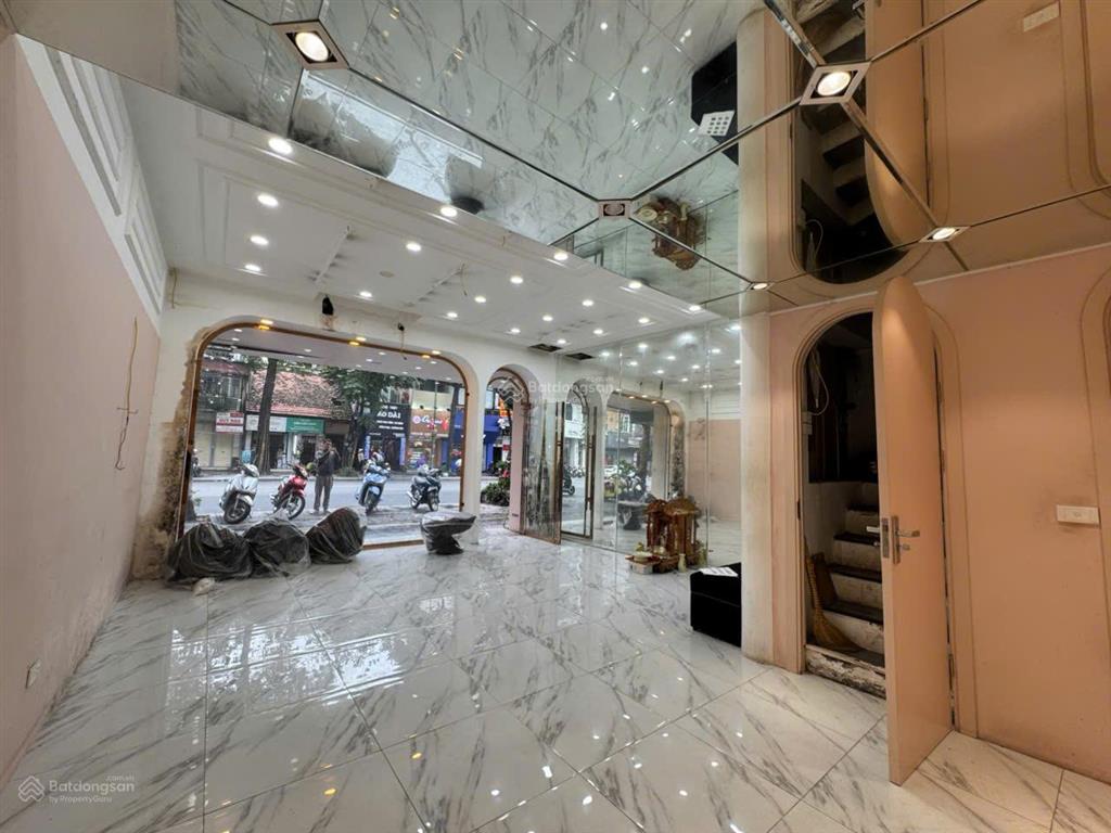 Cho thuê nhà mp phố huế 60m2 x 1,5 tầng, mt 6m, riêng biệt, đoạn đẹp, giá 30tr/th  0974 557 ***