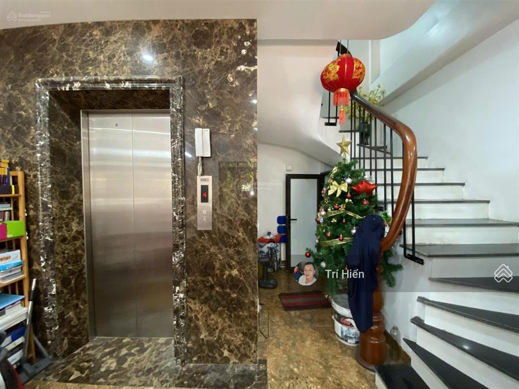 Cho thuê nhà phố trần quốc toản 50m2 x 5 tầng, mt 4,3m, nhà mới, thang máy, nguyên căn. giá 36tr