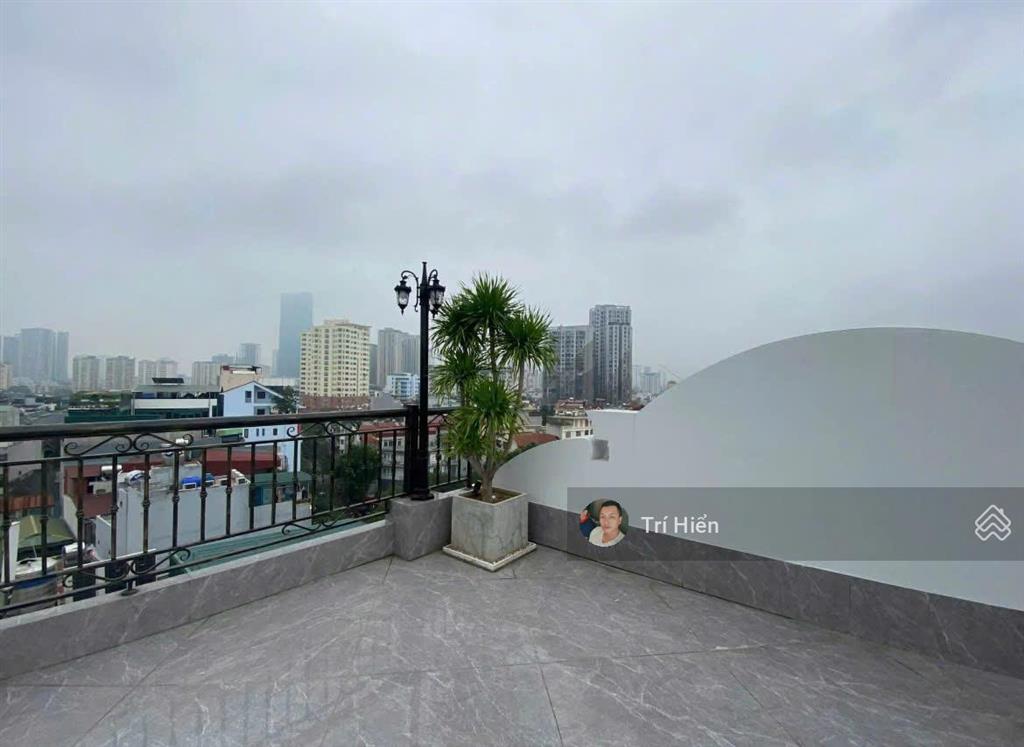 Cho thuê nhà mp trung kính 135m2 x 9 tầng, mt 6,5m, có hầm, điều hòa, nguyên căn. giá 195tr