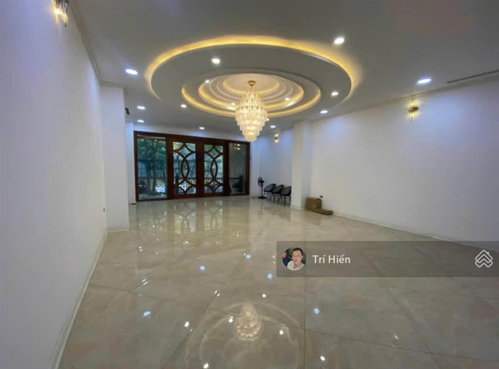Cho thuê nhà mp trung kính 135m2 x 9 tầng, mt 6,5m, có hầm, điều hòa, nguyên căn. giá 195tr