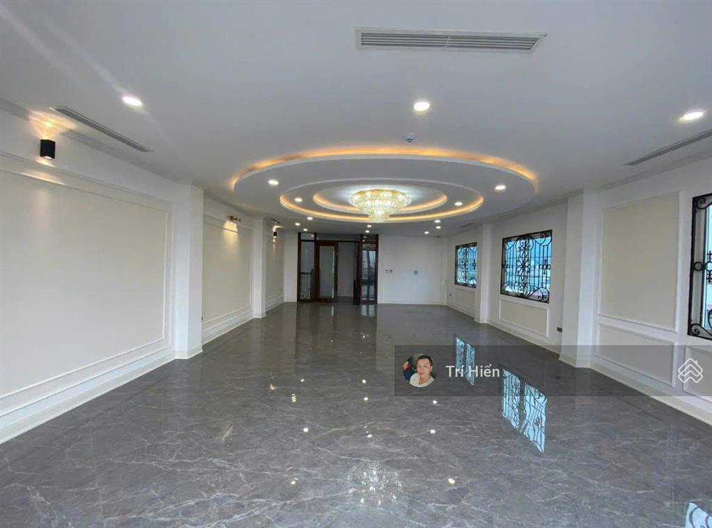 Cho thuê nhà mp trung kính 135m2 x 9 tầng, mt 6,5m, có hầm, điều hòa, nguyên căn. giá 195tr
