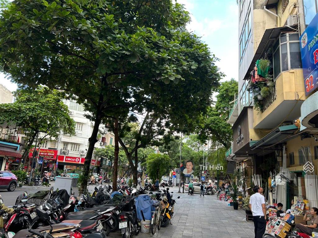 Cho thuê nhà mp phùng hưng 110m2 x 5 tầng, mt 4m, nguyên căn, đoạn đẹp. giá 90tr/tháng