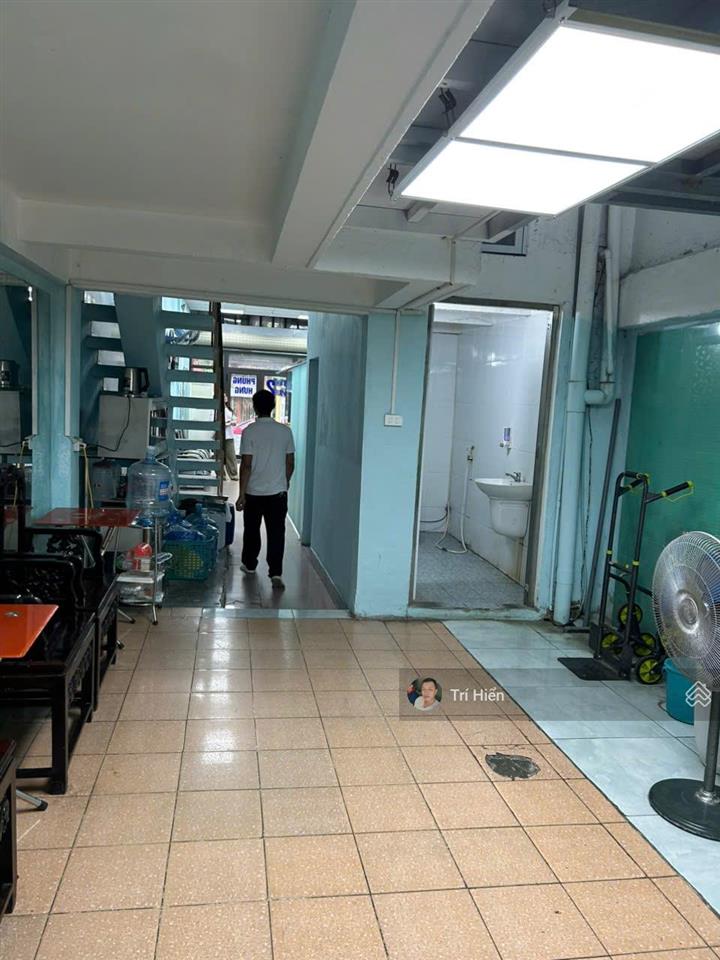Cho thuê nhà mp phùng hưng 110m2 x 5 tầng, mt 4m, nguyên căn, đoạn đẹp. giá 90tr/tháng