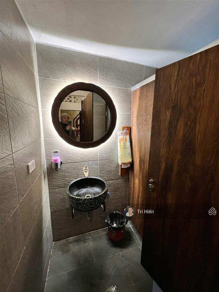 Cho thuê nhà mp hàm long 75m2 x 3 tầng, mt 4,5m, nhà chia phòng, nguyên căn. giá 40tr/tháng