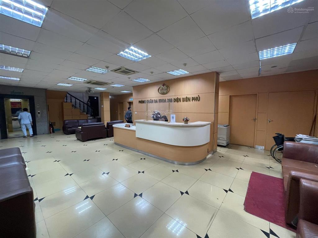 Cho thuê nhà mp trần phú 330m2 x 5 tầng, mt 15m, có hầm, thang máy, pccc.  0974 557 ***