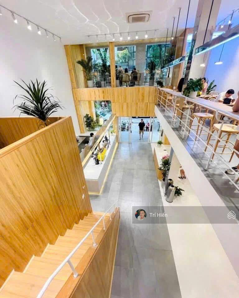Cho thuê nhà mp triệu việt vương 250m2 x 3,5 tầng, mt 10m, thông sàn, nguyên căn, đoạn đẹp.