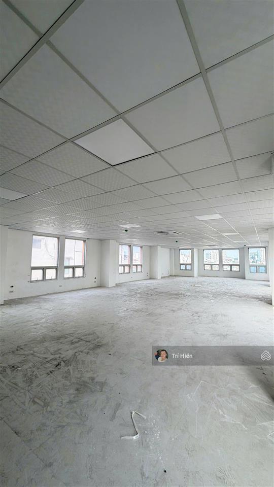 Cho thuê sàn vp mặt phố tôn đức thắng 190m2, mt 9m, thông sàn, có điều hòa, hầm, thang máy.