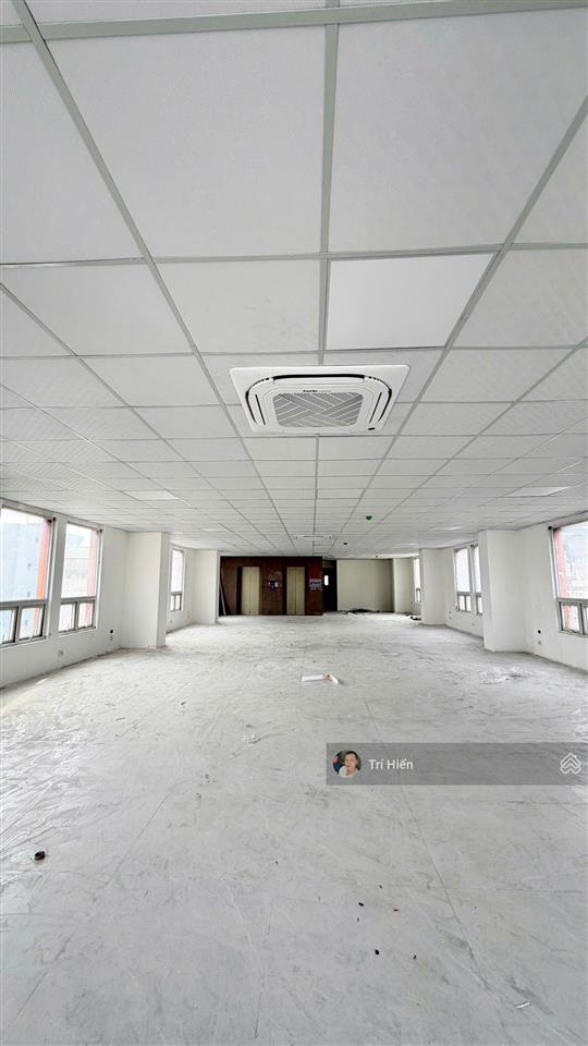 Cho thuê sàn vp mặt phố tôn đức thắng 190m2, mt 9m, thông sàn, có điều hòa, hầm, thang máy.