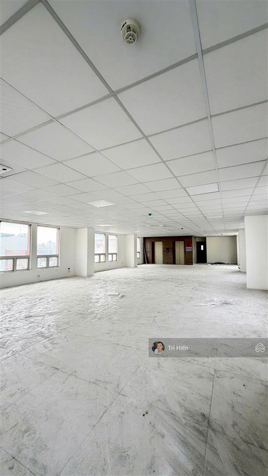 Cho thuê sàn vp mặt phố tôn đức thắng 190m2, mt 9m, thông sàn, có điều hòa, hầm, thang máy.
