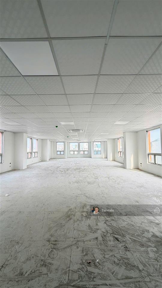 Cho thuê sàn vp mặt phố tôn đức thắng 190m2, mt 9m, thông sàn, có điều hòa, hầm, thang máy.