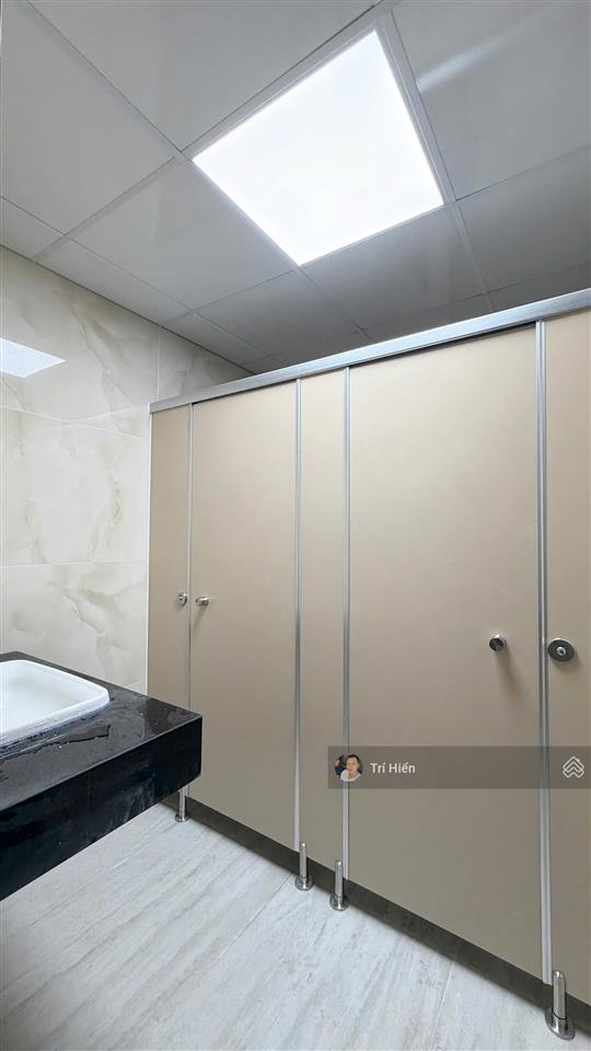 Cho thuê sàn vp mặt phố tôn đức thắng 190m2, mt 9m, thông sàn, có điều hòa, hầm, thang máy.
