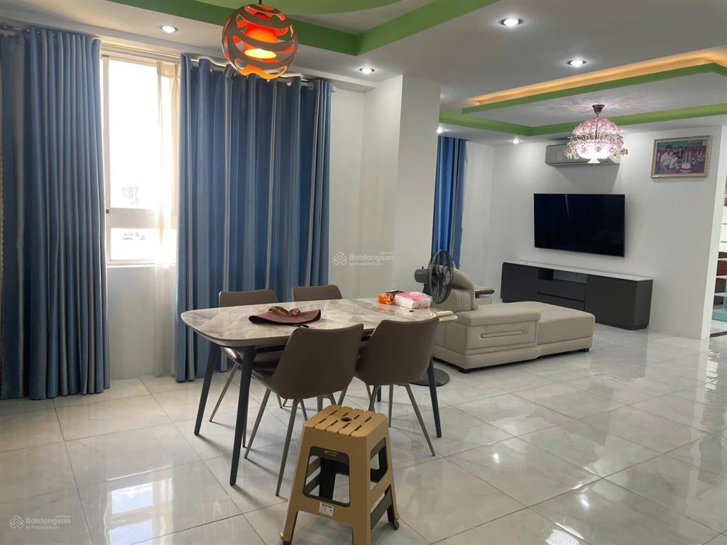 Tôi bán gấp căn hộ petroland 2pn giá rẻ nhất khu vực giá 3tỷ190