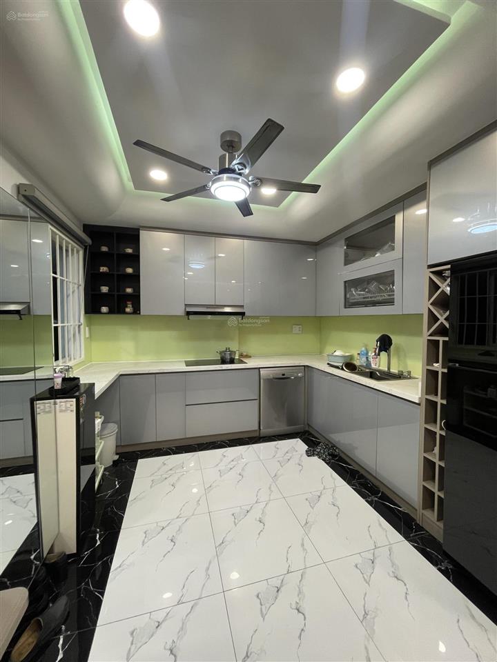 Gia đình cần bán gấp căn parcspring 3pn 2wc view sông sẵn hợp đồng thuê