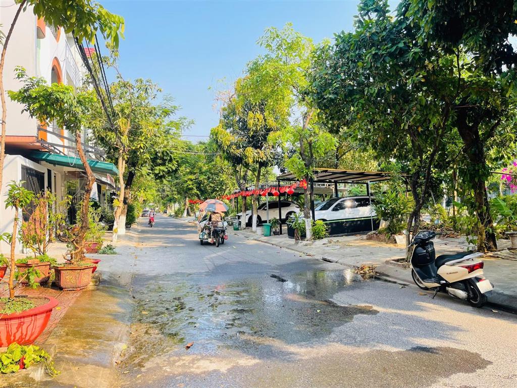 Bán lô đất view kênh chúc động rộng tới 7m không gian sống chill, thoáng mát