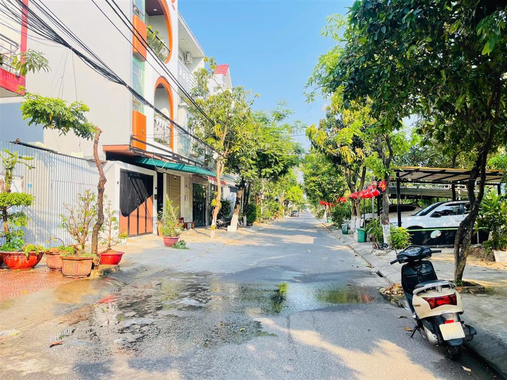 Bán lô đất view kênh chúc động rộng tới 7m không gian sống chill, thoáng mát