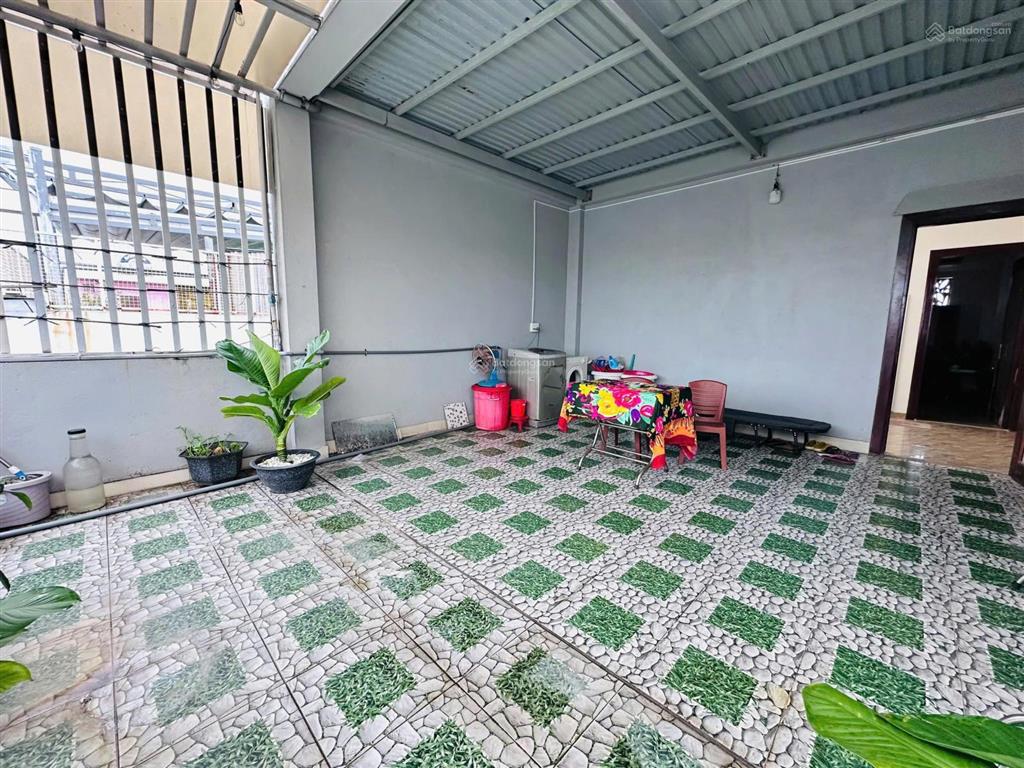Bán nhà 4 tầng mặt tiền đường nguyễn xí cách biển 700m