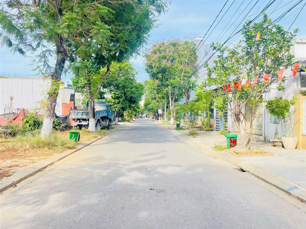 Cần bán lô đất đẹp mt sử huy nhan  dt khủng 140m, ngang 7m