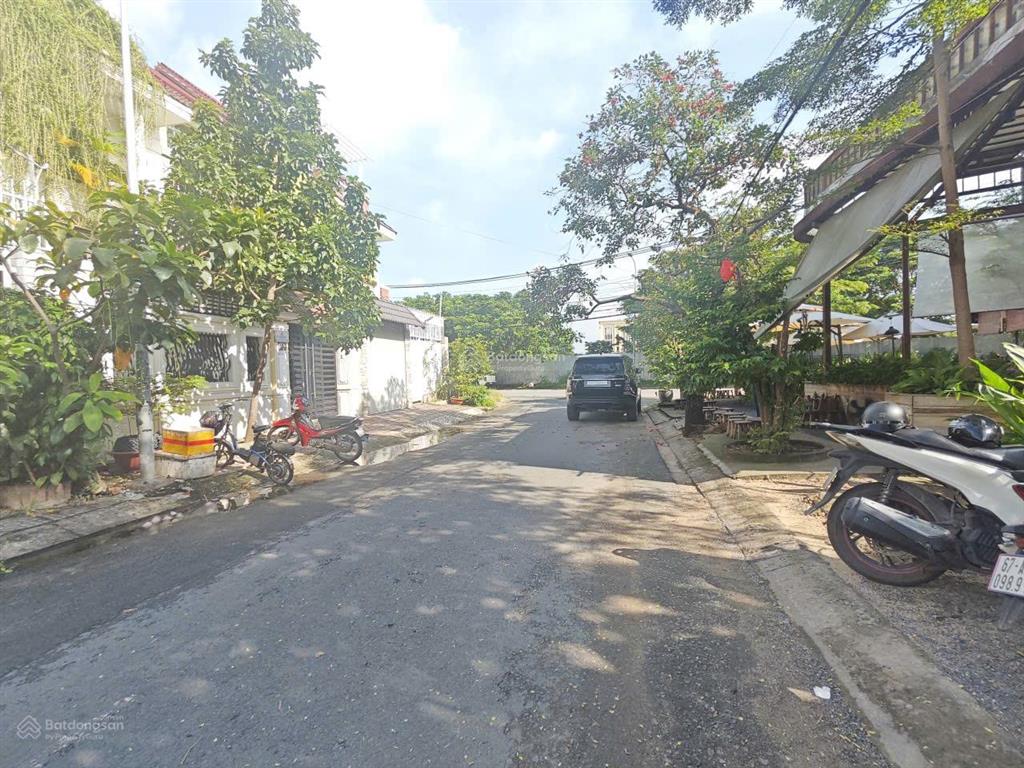 Bán hoặc cho thuê nhà mặt phố dd10, kdc an sương, nguyễn văn quá, 105m2, 3 tầng, 5pn, 4wc