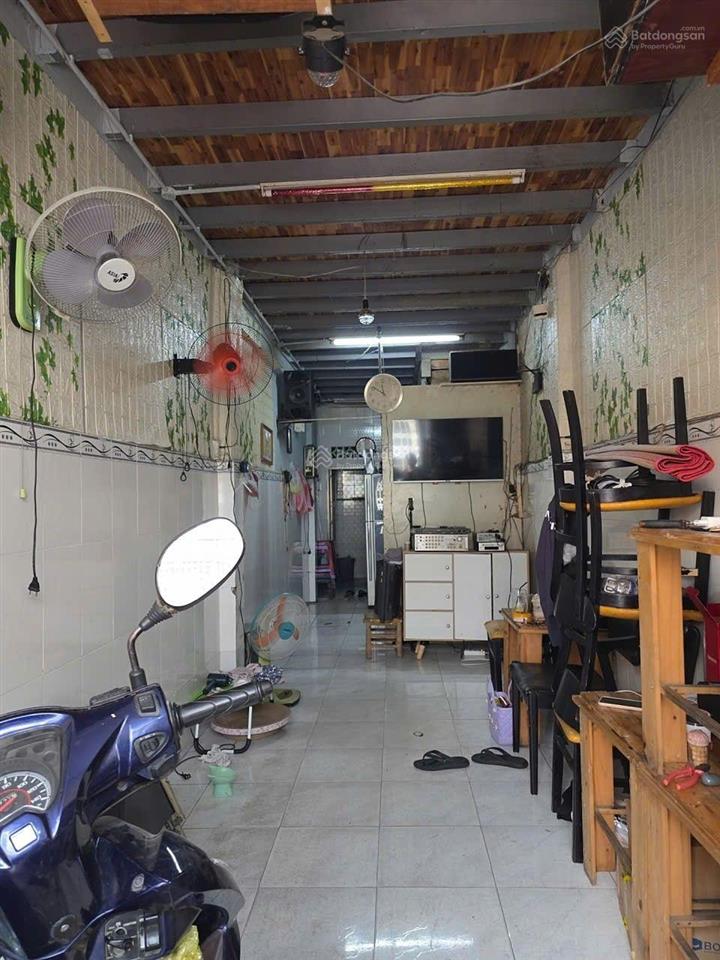 Nhà 3 tầng 888/26 lạc long quân p8 tân bình giá 4 tỷ 350 gần chợ tân bình giáp quận 10 và 11