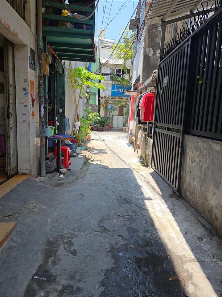 Tân phú giáp tân bình nhà hoàng xuân nhị .phú trung.tân phú ngay ngã tư âu cơ lạc l quân giá 4.6 tỷ