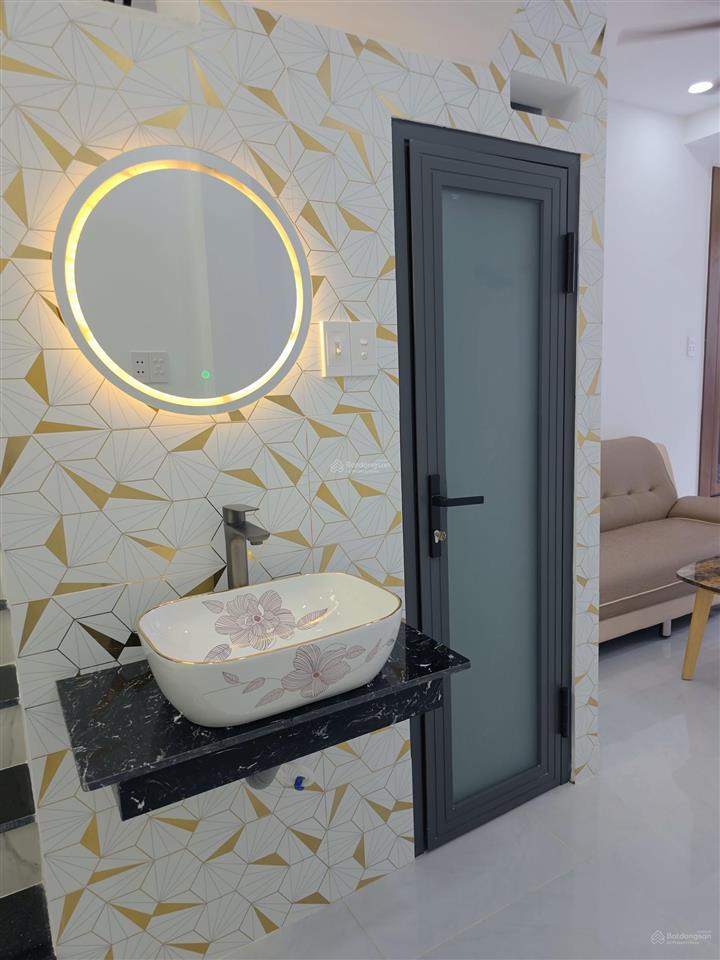 Nhà đẹp 844 lạc long quân p8 tân bình giá 3 ty780 gần chợ tân bình.cách 1 căn ra mặt tiền đường