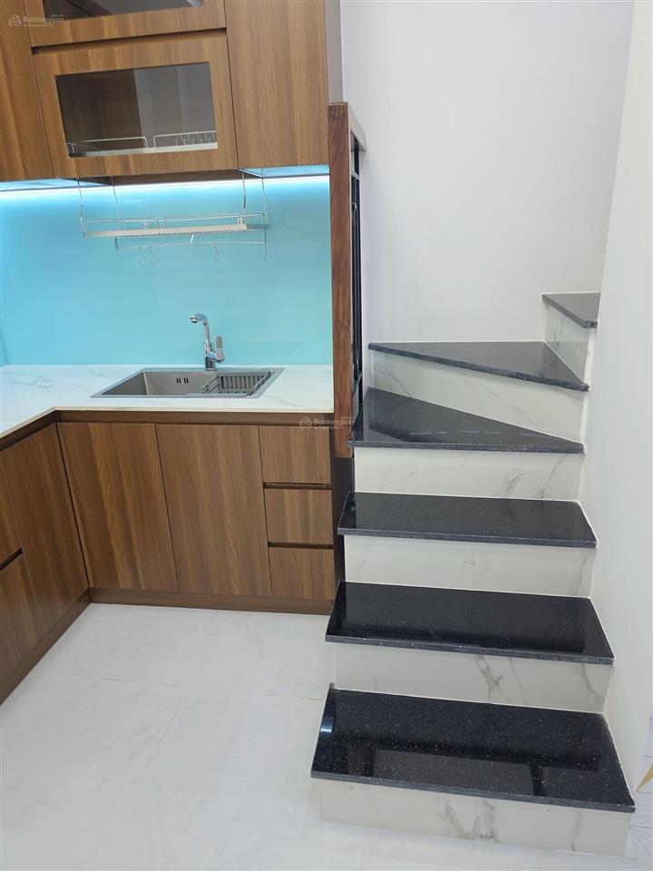 Nhà đẹp 844 lạc long quân p8 tân bình giá 3 ty780 gần chợ tân bình.cách 1 căn ra mặt tiền đường