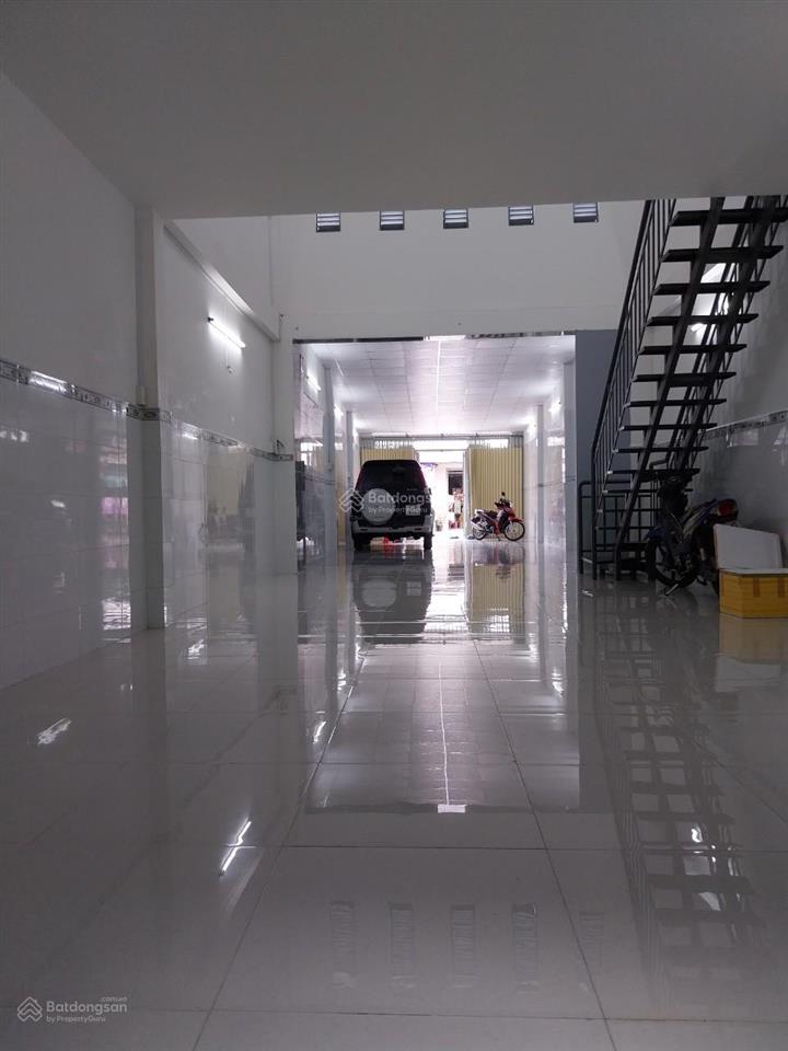 Cho thuê nhà mặt tiền đường trịnh thị miếng, huyện hóc môn. diện tích 200m2, cách chợ bắp 200m2