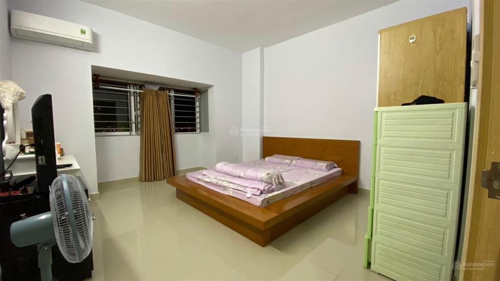 Cho thuê căn hộ chung cư 590 cách mạng tháng tám, quận 3, căn 2pn, 10 triệu.