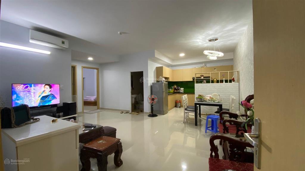 Cho thuê căn hộ chung cư 590 cách mạng tháng tám, quận 3, căn 2pn, 10 triệu.