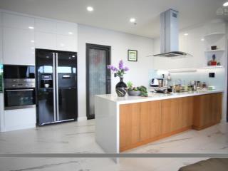Bán căn hộ chung cư res 11, quận 11, 84m2, 2pn, căn góc, giá 5.7 tỷ, sổ hồng.
