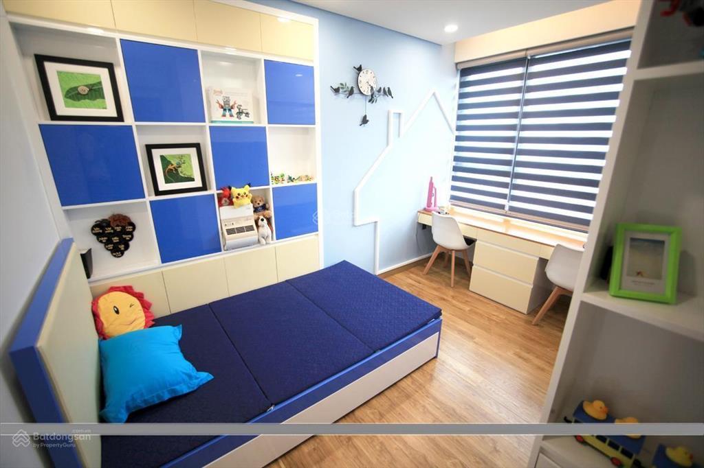 Bán căn hộ chung cư res 11, quận 11, 84m2, 2pn, căn góc, giá 5.7 tỷ, sổ hồng.