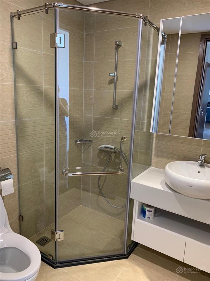 Chue nhà nhờ em bán giúp căn hộ cccc thiết kế 2 phòng ngủ  2 vệ sinh rộng đẹp nhất kđt goldmark