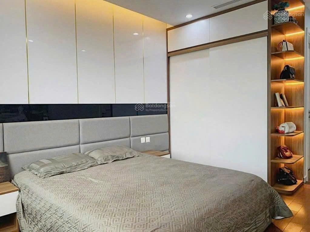 Bán căn hộ cc vinhomes d'capitale, 9,6 tỷ, 68m2, 2pn, 2wc, bắc, nam, nhiều tiện ích